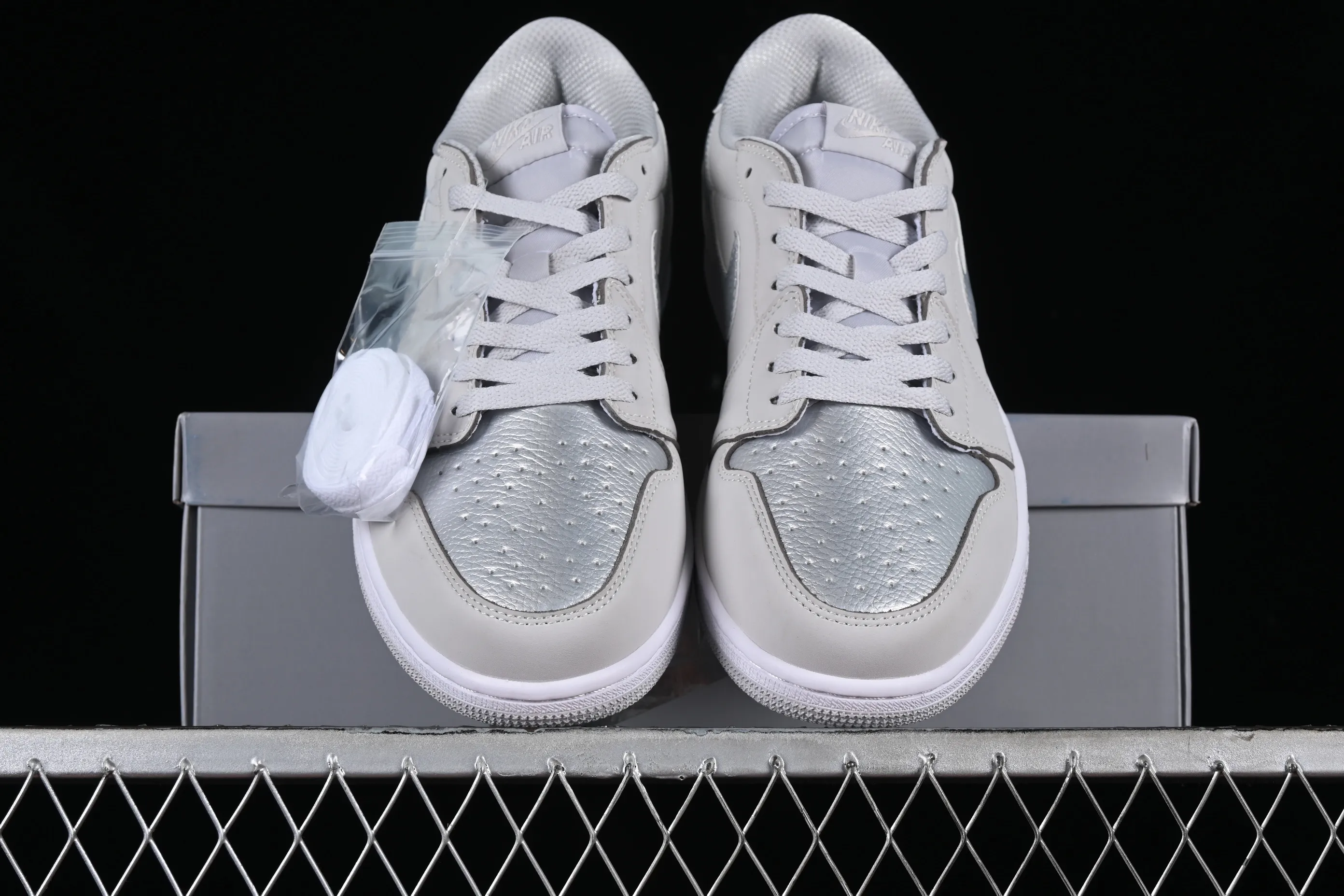 All categories Air Jordan Jordan series basketball shoes Air Jordan 1 Low Z version Air Jordan 1 Low AJ1 Joe 1 gray silver low-top cultural casual sneakers CZ0790-002